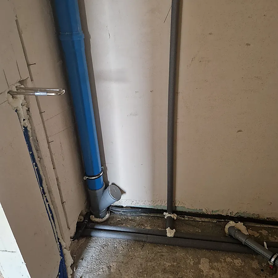 Rozprowadzenie kanalizacji przy posadzce